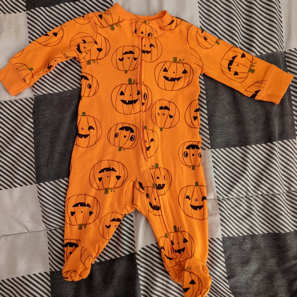 EUC Carter's Halloween footsies Onesie